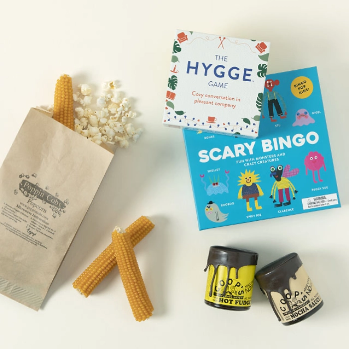 Family christmas gift ideas: Personalized family game night set