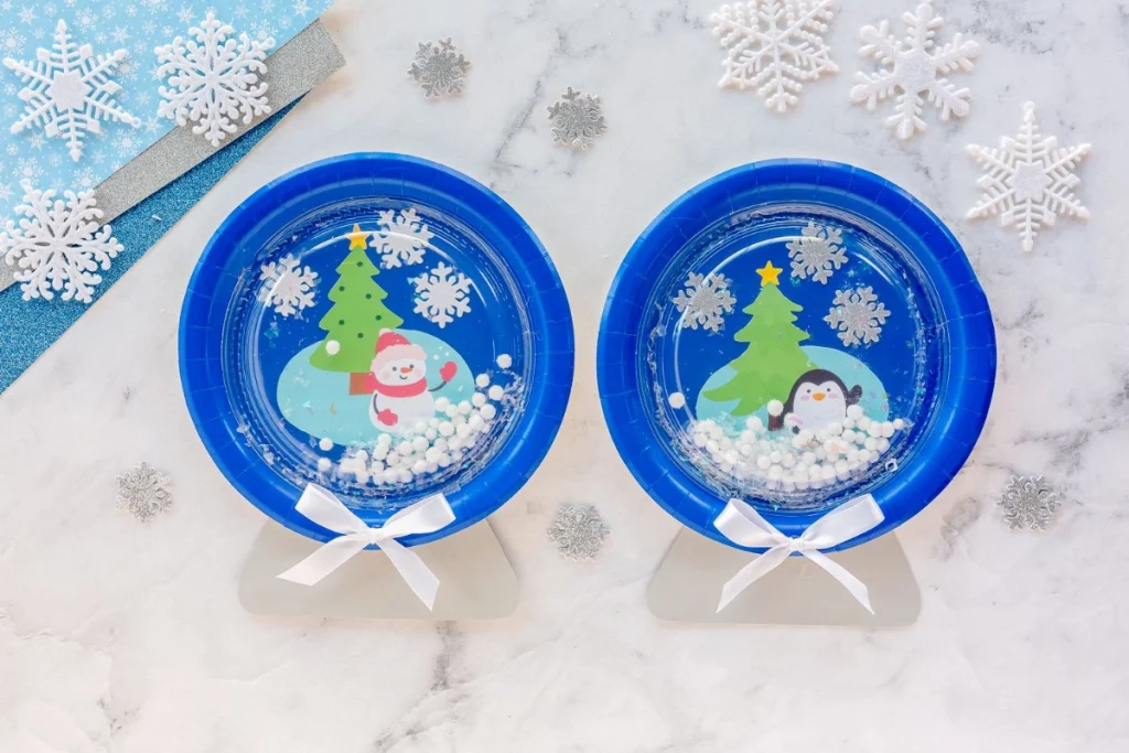 Paper plate snow globes | Children's Christmas craft activities