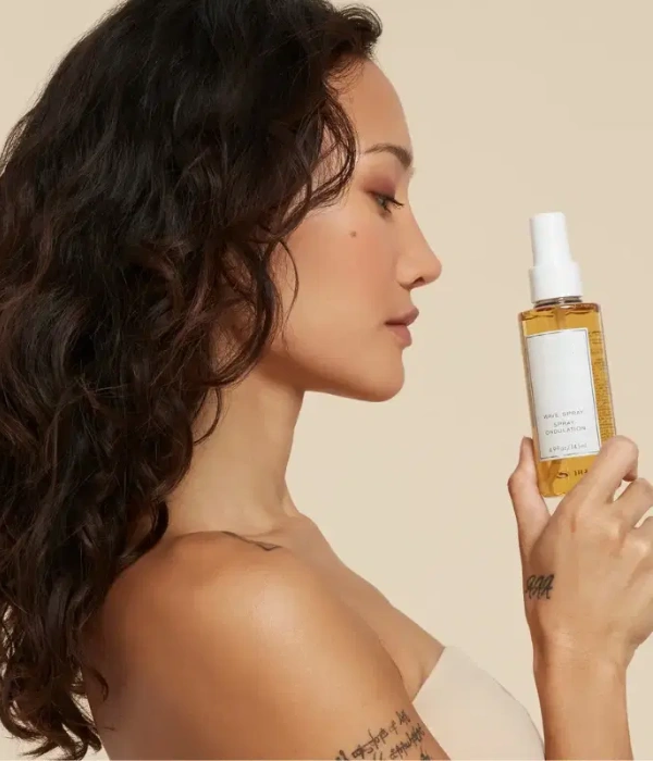 Spray de finition pour cheveux: Produit pour cheveux ondulés