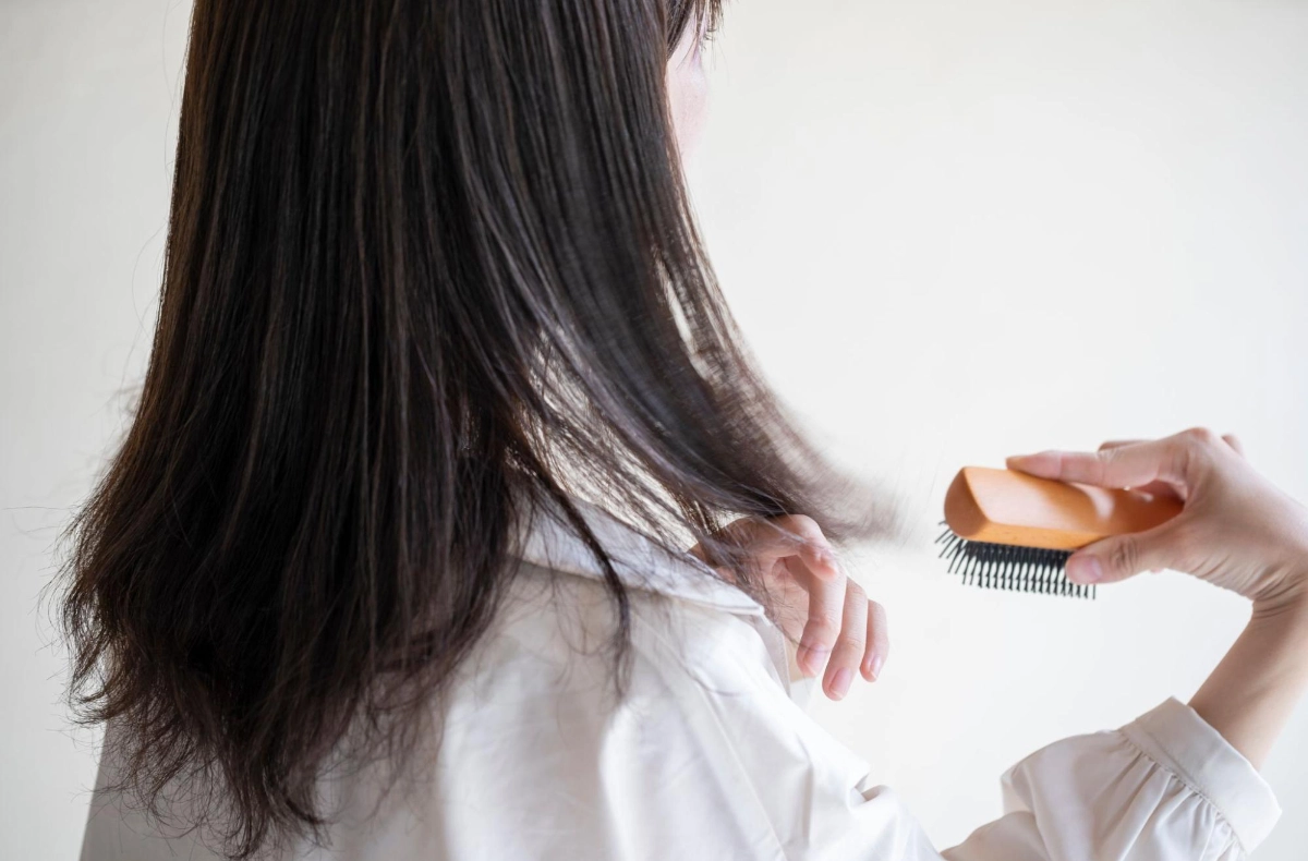 Correct hair care method in the morning