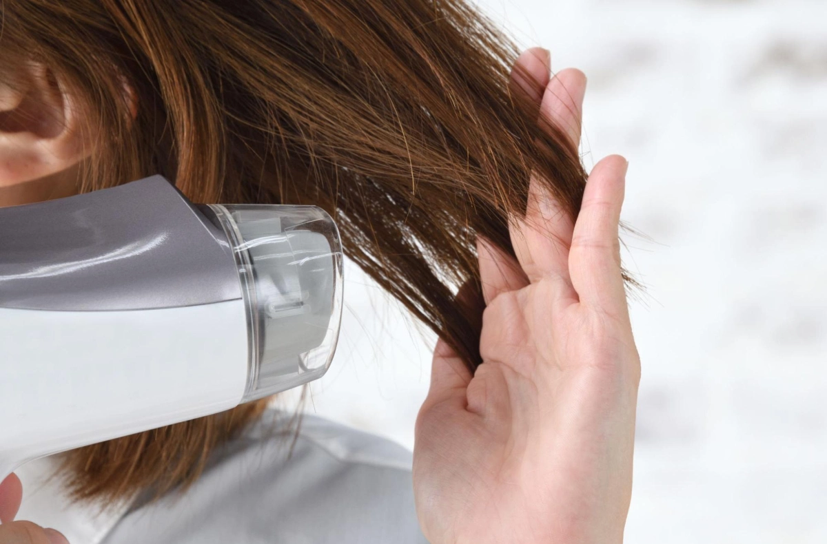 How to use a hair dryer correctly to improve hair quality