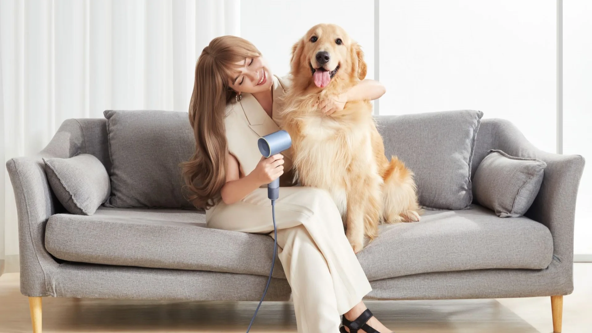 Is it OK to use a hair dryer on dogs? Explaining the differences, advantages and disadvantages between human and dog use!