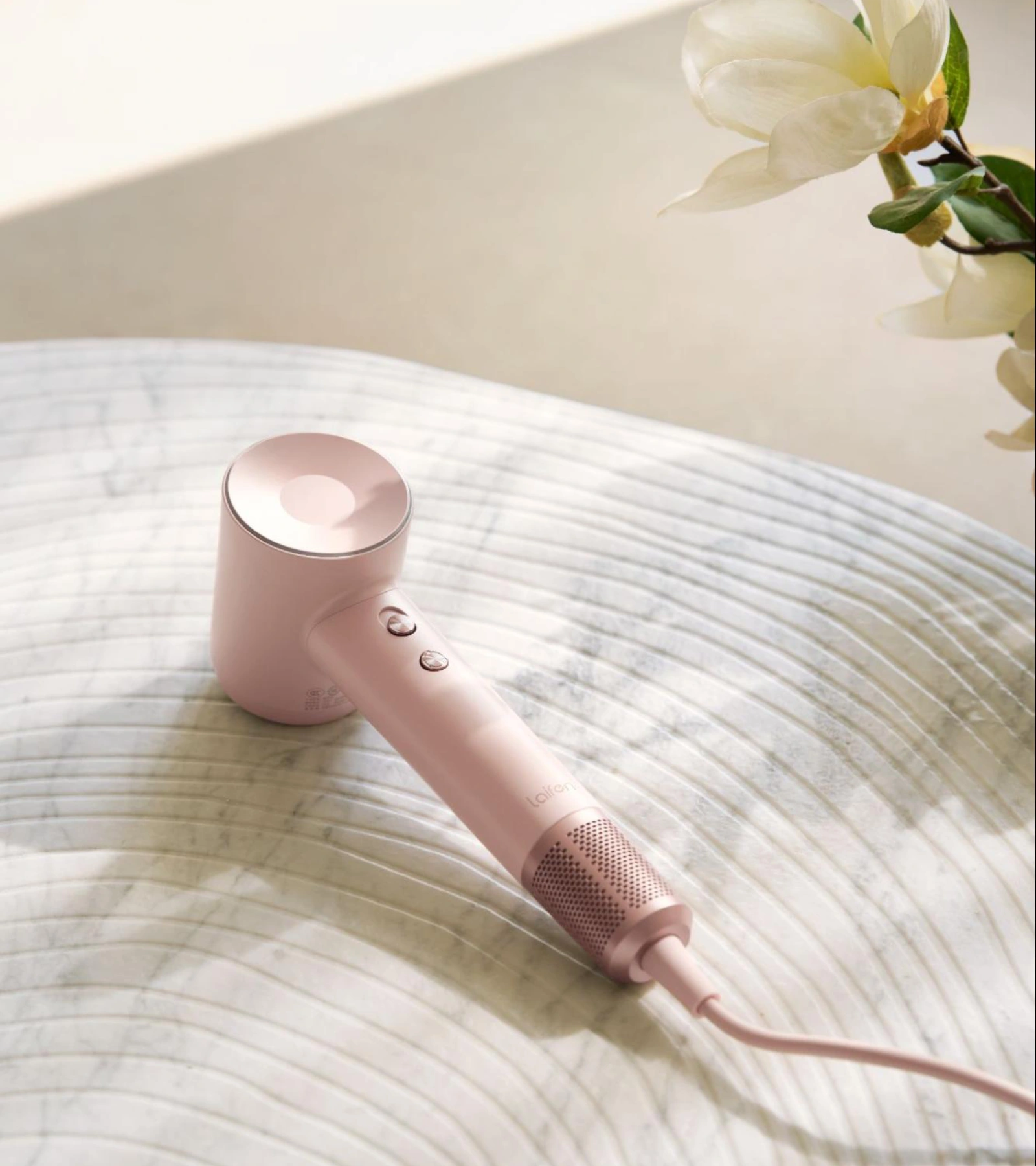 SWIFT hair dryer provides beautiful hair care with negative ions and temperature sensor