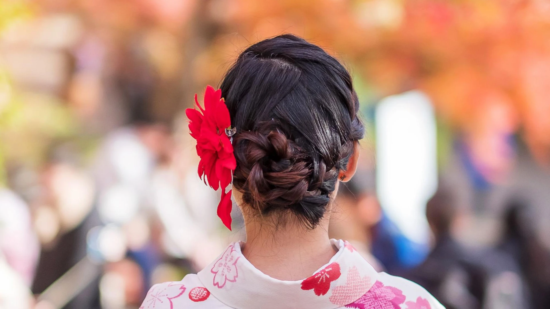 easy-hairstyles-recommended-for-summer-festivals-and-fireworks-displays