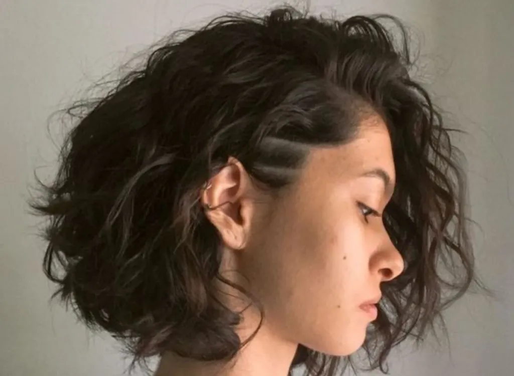 Wavy undercut hairstyle for women in 2024