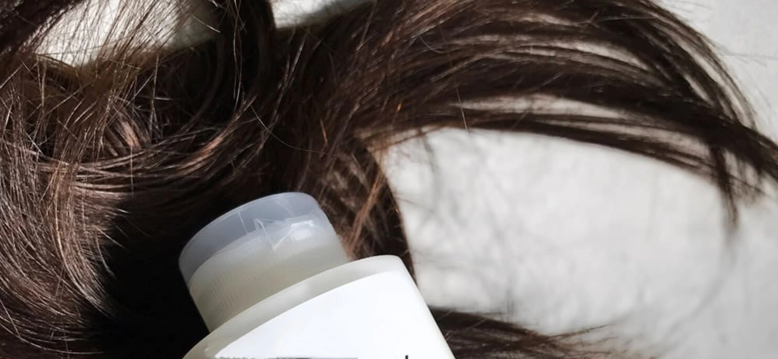 Top 6 best products for frizzy hair in 2024 - Reviewed and tested