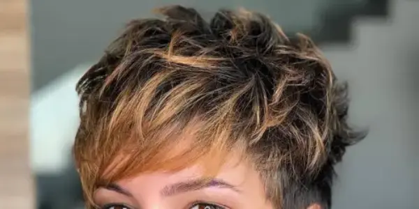 Choppy pixie hairstyle for square faces