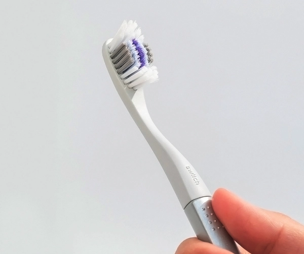 The color-fading indicator: When to change toothbrush head?