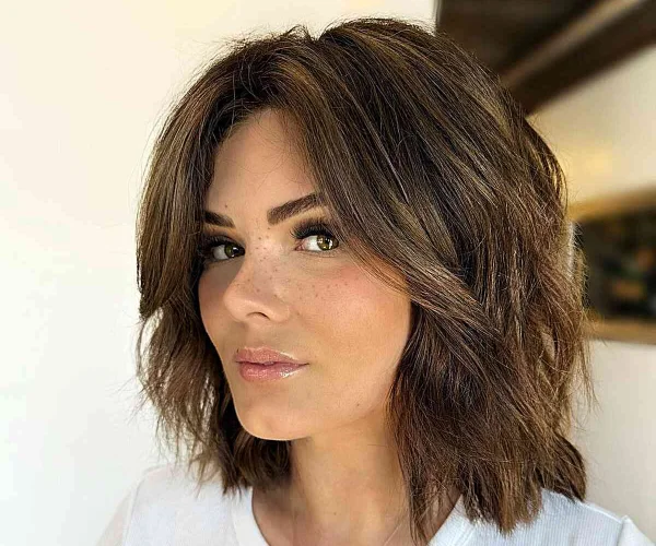 Best short haircuts for women: Layered bob hairstyle