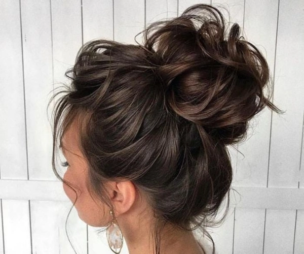 Messy bun | Formal hairstyles for medium-length hair