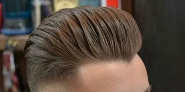 Pompadour hairstyle for round face