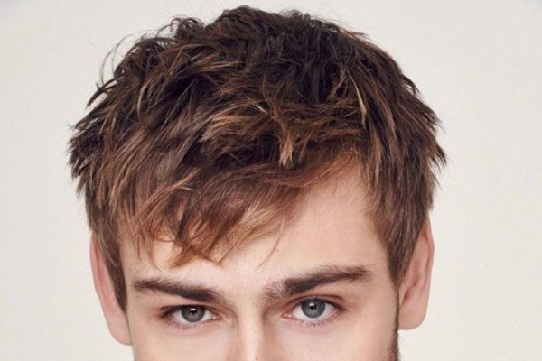 Side fringe for men with oblong face face