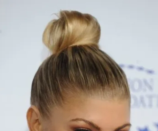 Slicked-back top knot | Women's hair | Oval shape face hairstyle | Long hair