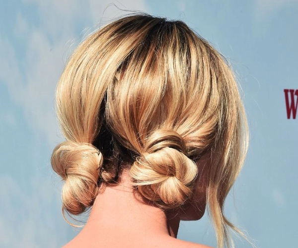 Messy bun - Cute hairstyles for short hair