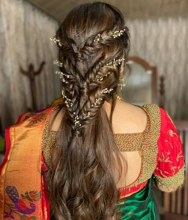 Vintage curls: Hairstyles for saree