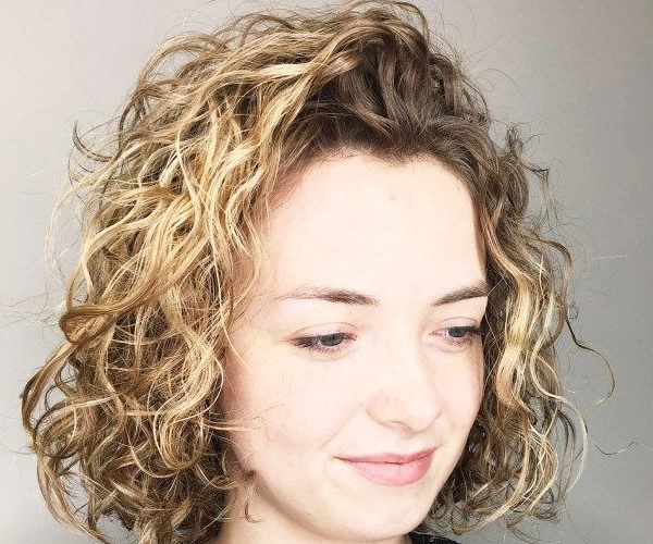 Wet & curly bob