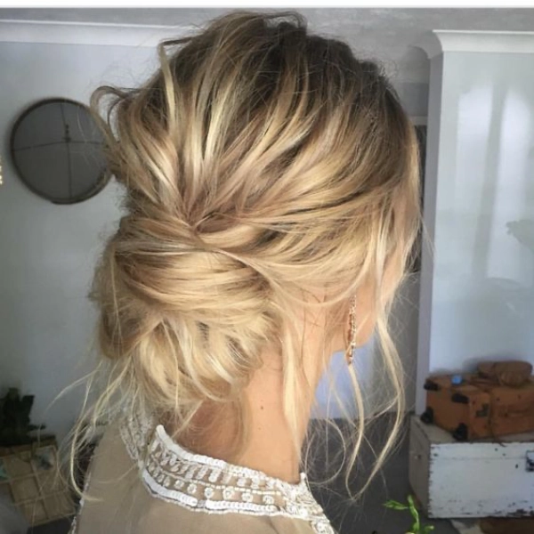 Messy bun - Easy hairstyles for long hair