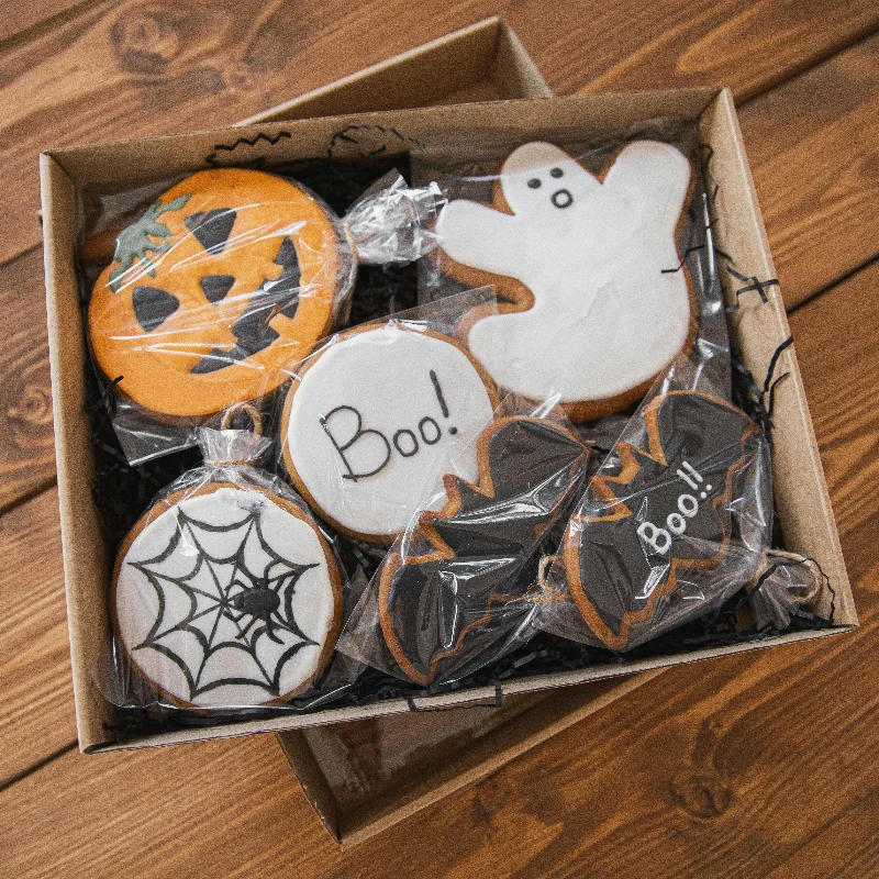 Budget Halloween gift ideas for teachers | A coffee shop voucher