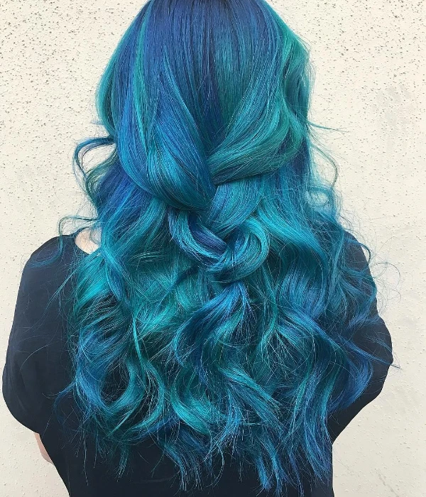 Cyan mermaid hair | Halloween hair ideas