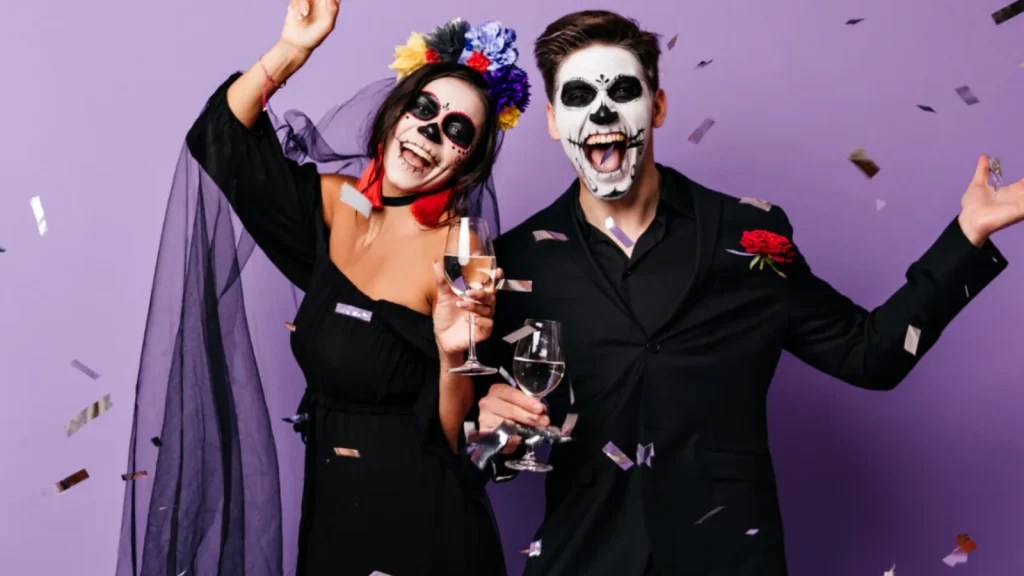 Halloween gift basket ideas: What to avoid? Costumes