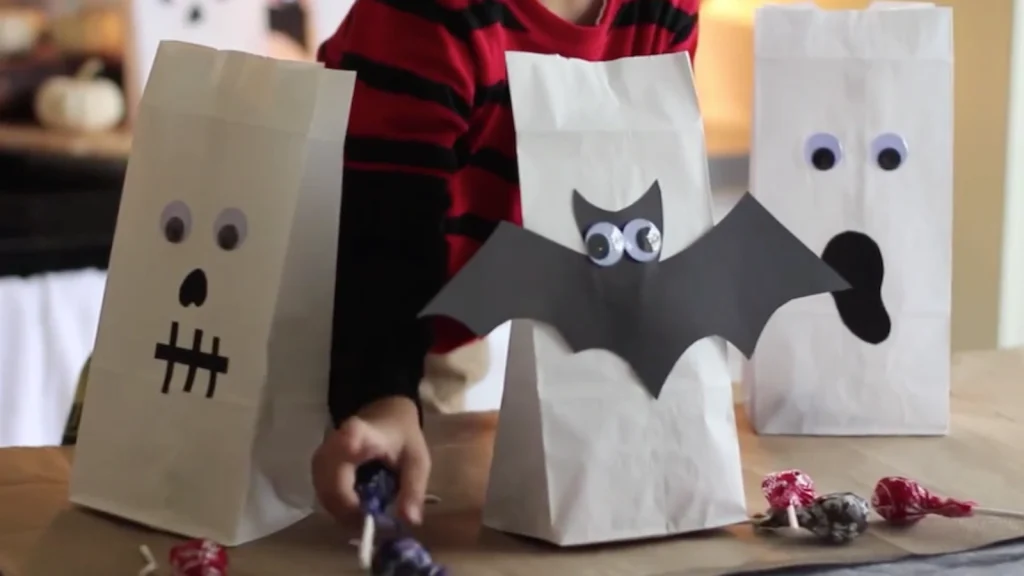 Simple yet stylish Halloween DIY gift bags