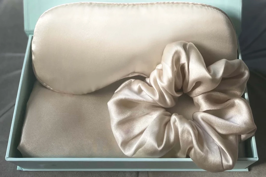 Best Christmas gifts for young women: Silk pillowcase and sleep mask set